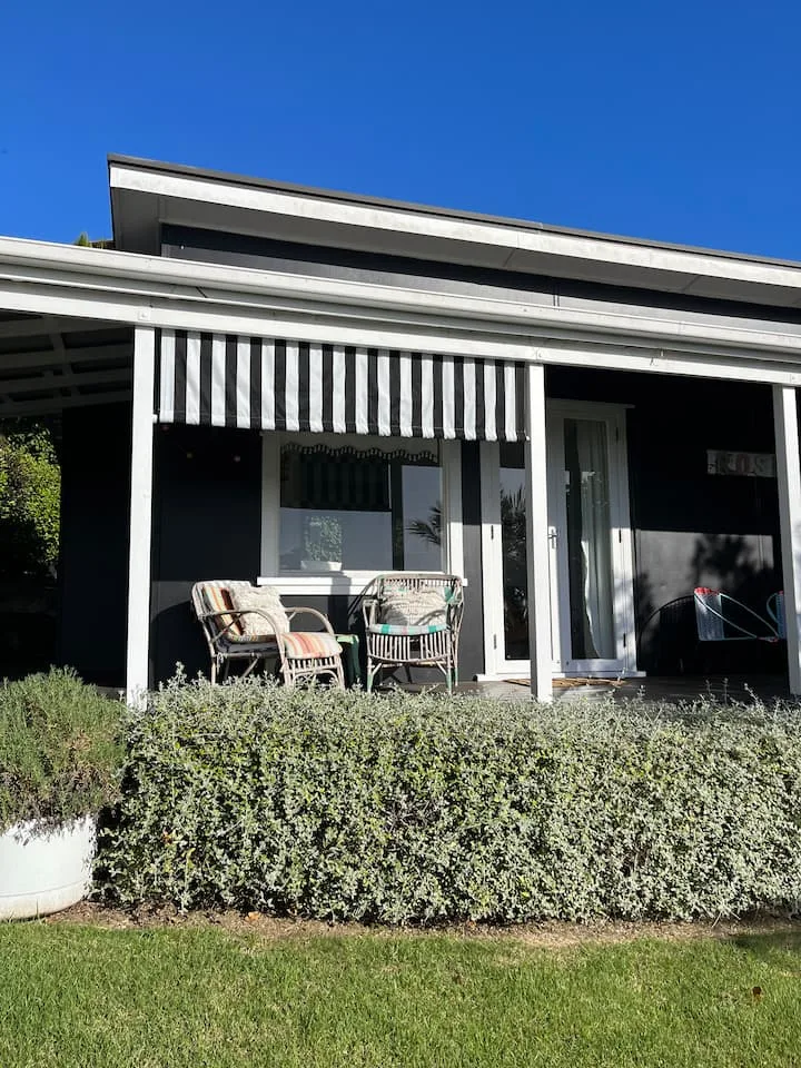 Rosie’s cottage hideaway in Stanmore Bay - seaview
