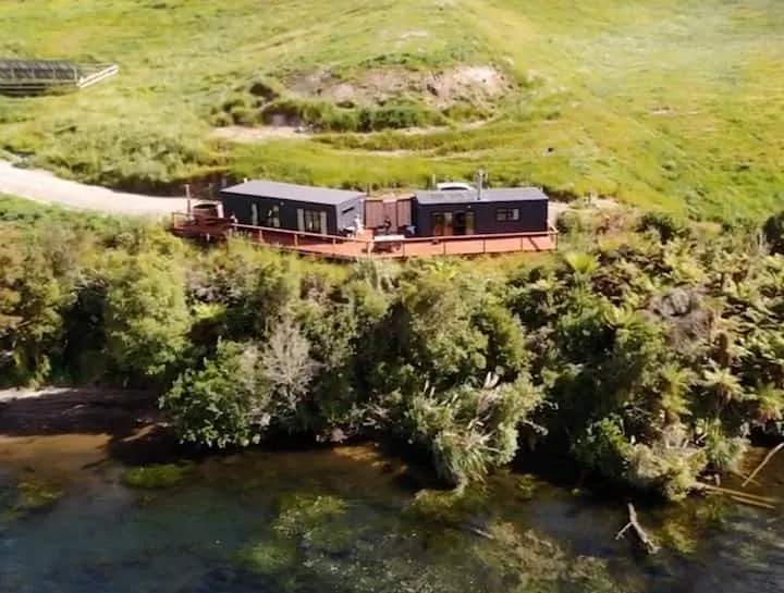 Rotorua Cabin Lakeside Hot tub