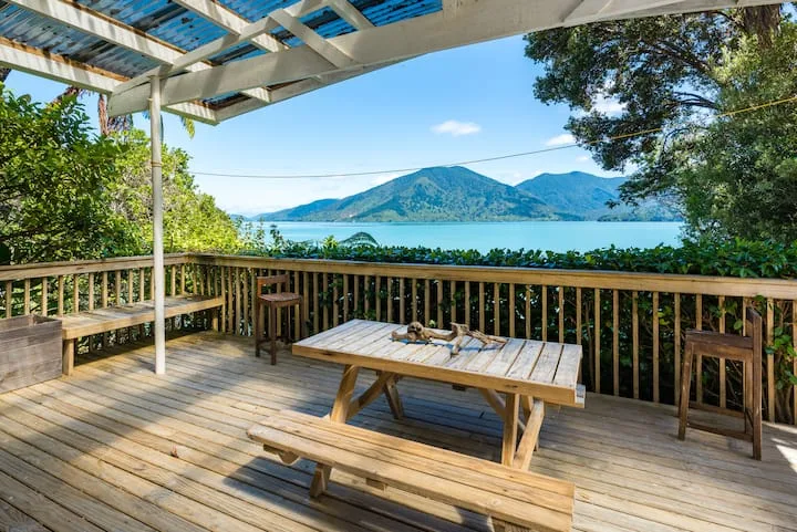 Seabreeze Stay - Kenepuru Sound Holiday Home