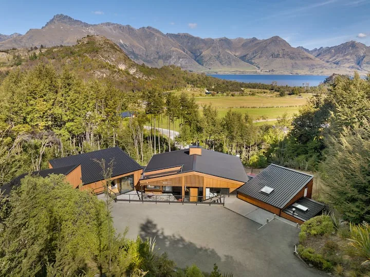 Serene Mountain Oasis Hideaway