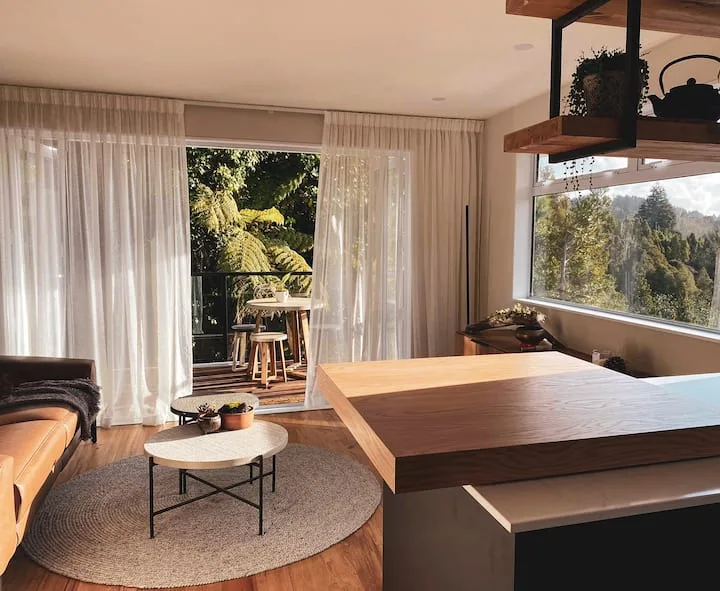 Serenity in the Trees [Titirangi's Hidden Ensuite]