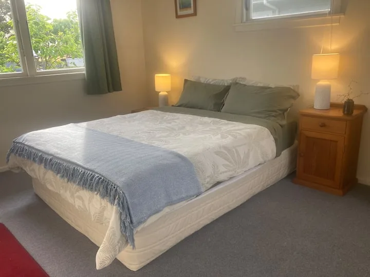 Sound of the waves, comfy bed, home away from home