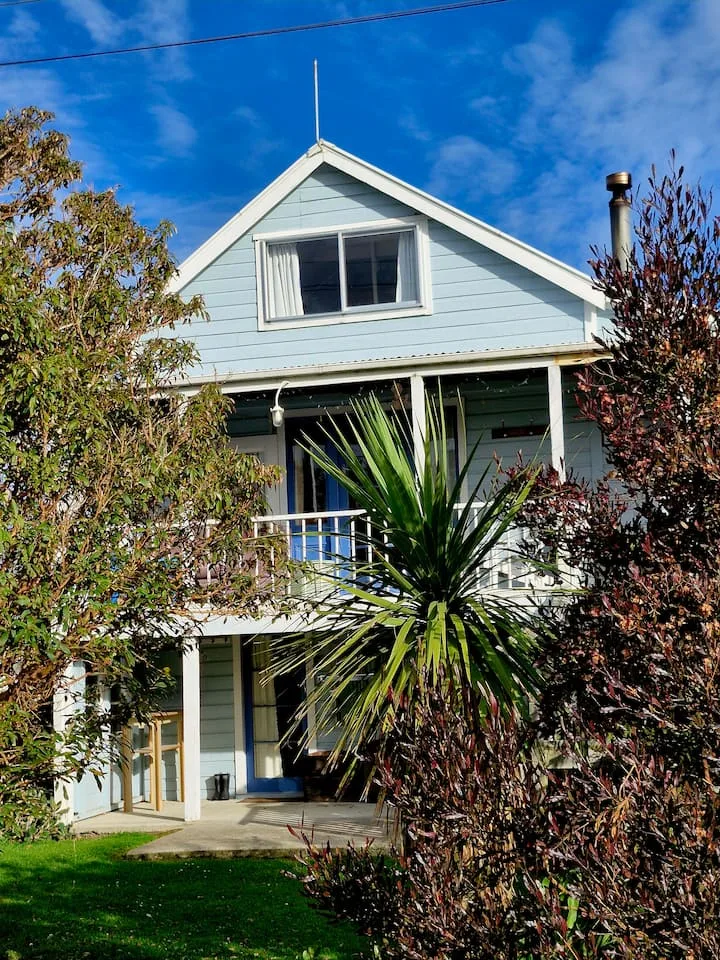 Spacious Beach Retreat - Catlins