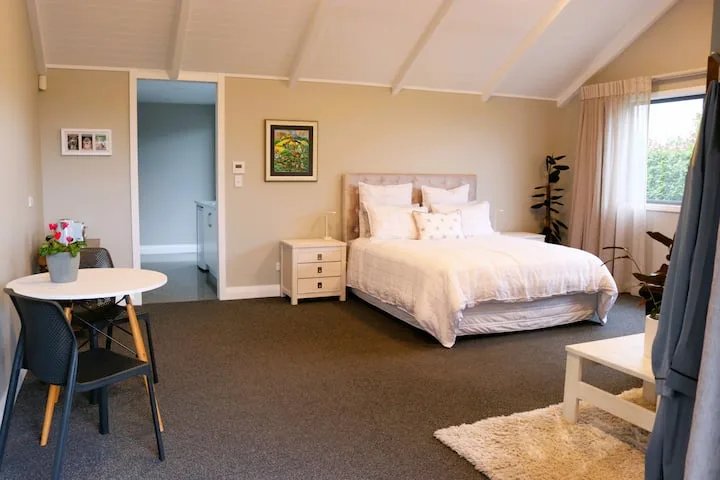 Spacious Peaceful Self-contained