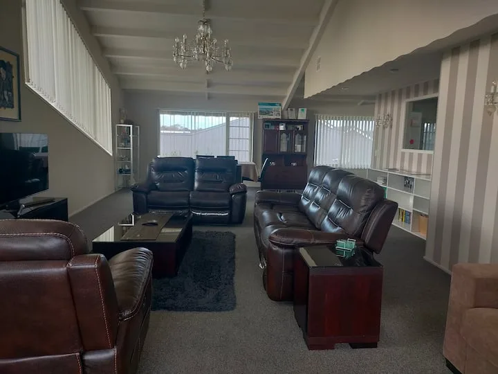Spacious & private, cosy / clean