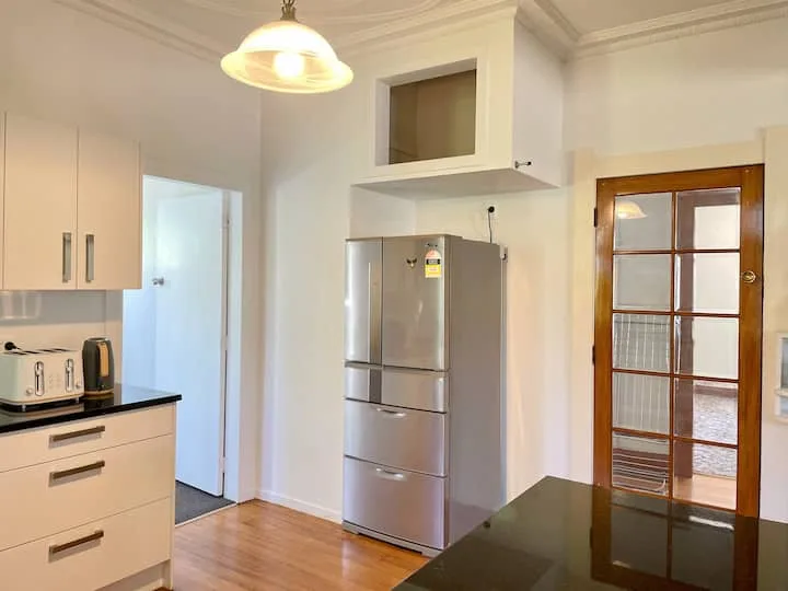 Spacious Retreat near Ferry & Mall