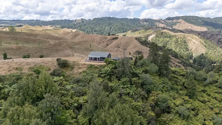 Stags Rest off-grid hut