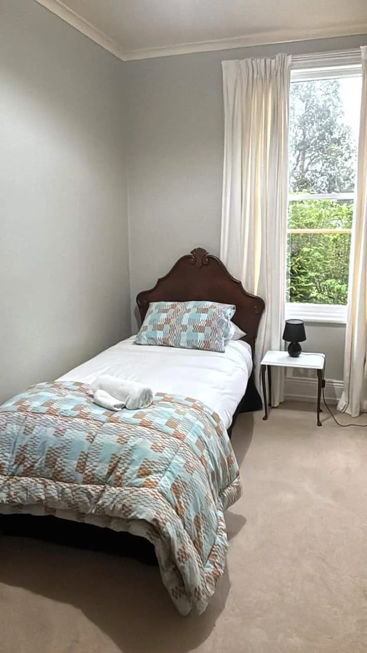 Stay at The Albury - Double room - Twin singles 7b