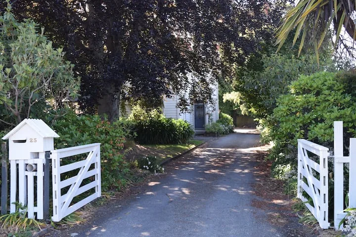 Stoke Homestead Apartment - Bike Great Taste Trail