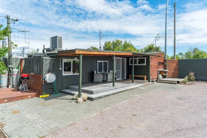 Streamside Fisherman's Cabin - Waitahanui, Taupo