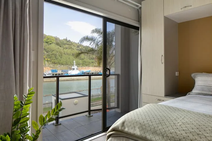 Studio Apartment 600m to CBD!