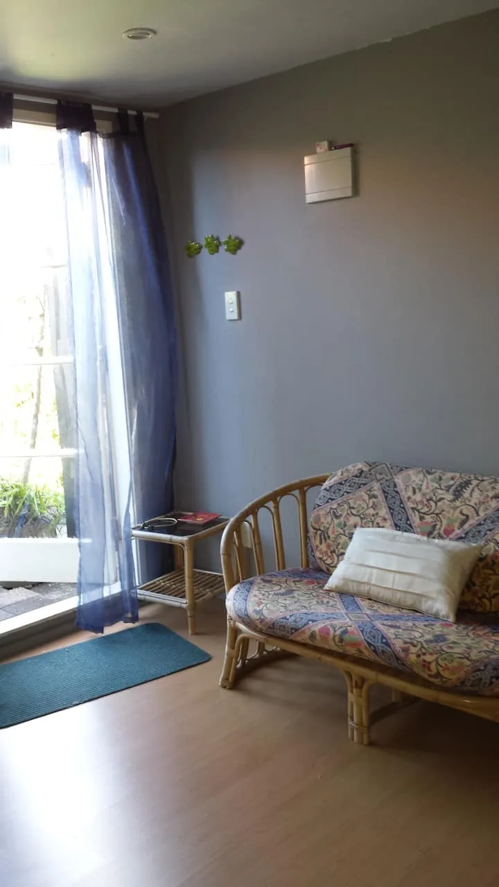Studio in beautiful garden next to the estuary