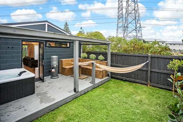 Studio Unit  with Spa Bath!