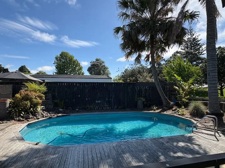 Stylish Garden Studio by the Riverwalk + Pool
