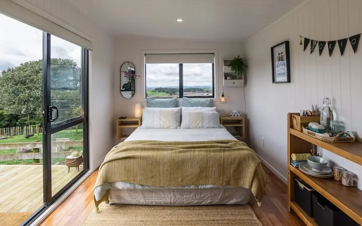 Stylish guest house with rural outlook,  Pokeno