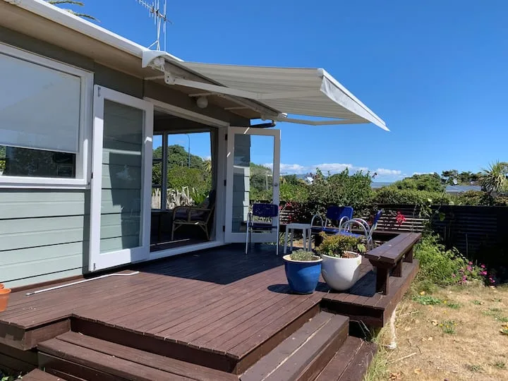 Sun-splashed hideaway - whole house