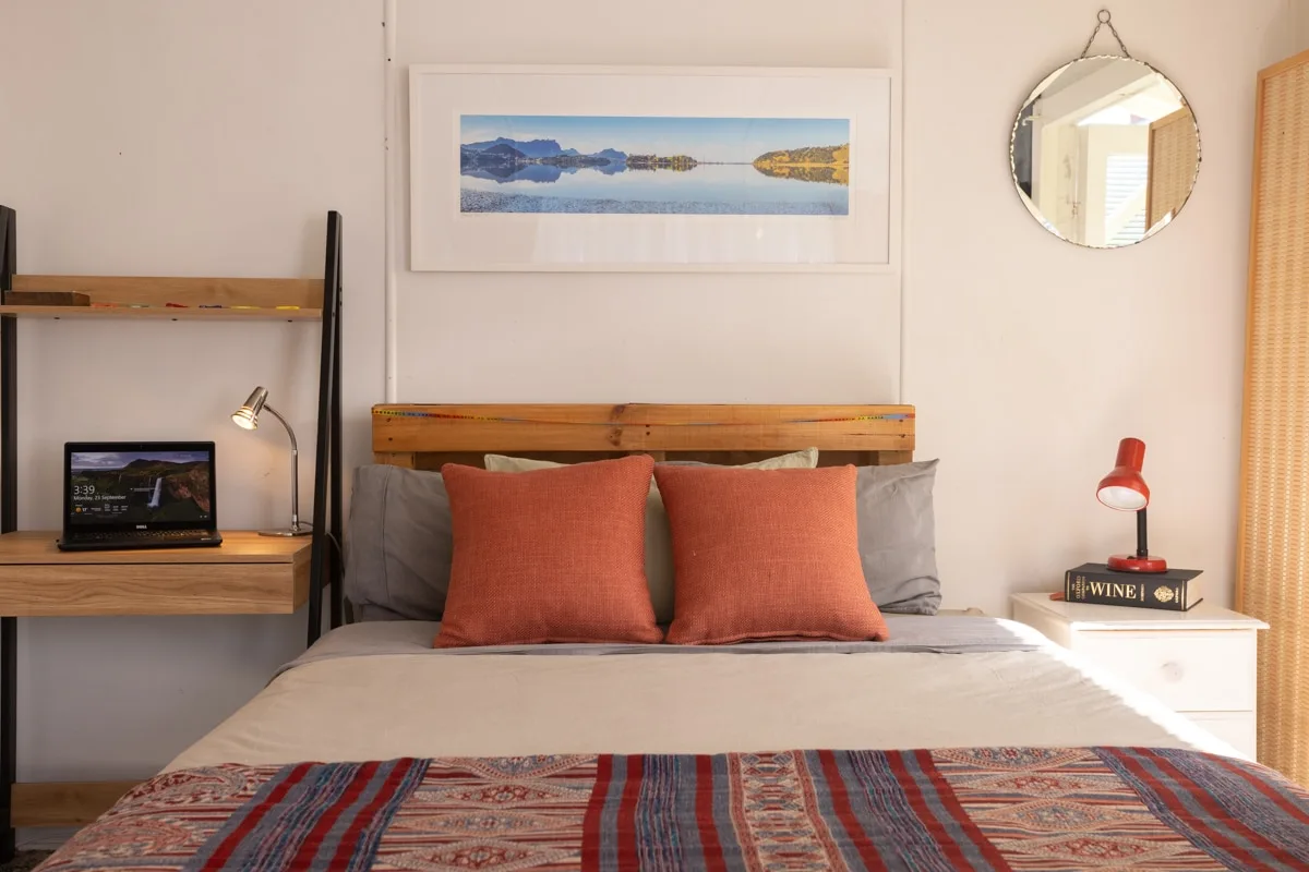 Sunny city courtyard room