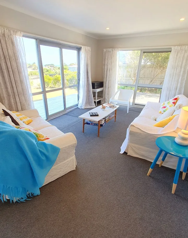 Taonui Holiday House, Waitarere, sleeps 6, 3 bedrm