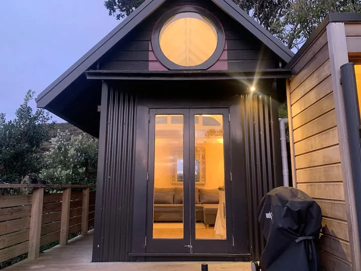 Tasman hut
