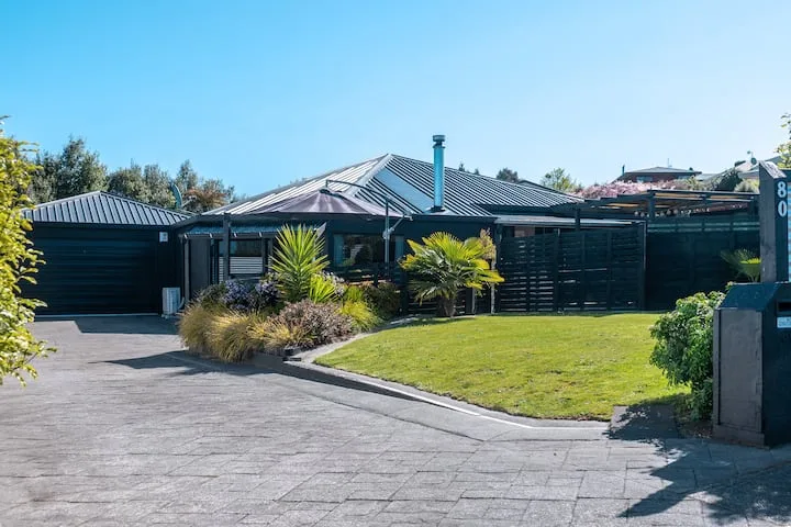 Te Aroha Whare