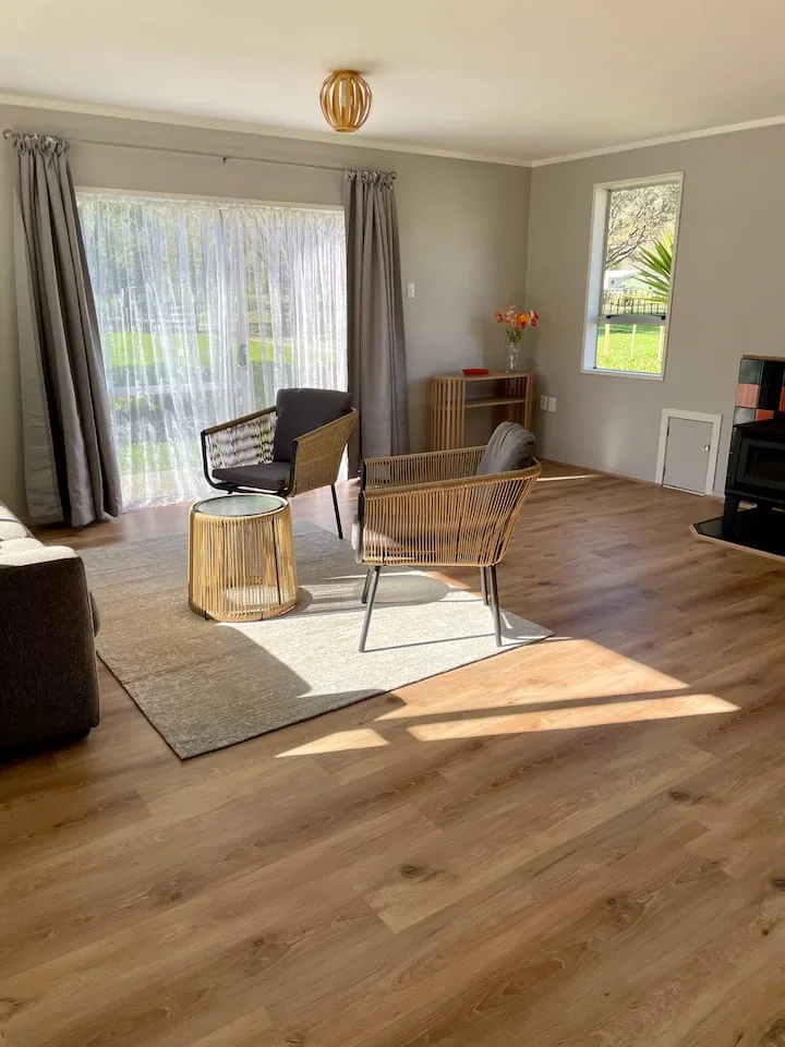 Te Kautuku Air BnB - Peaceful East Coast Getaway!
