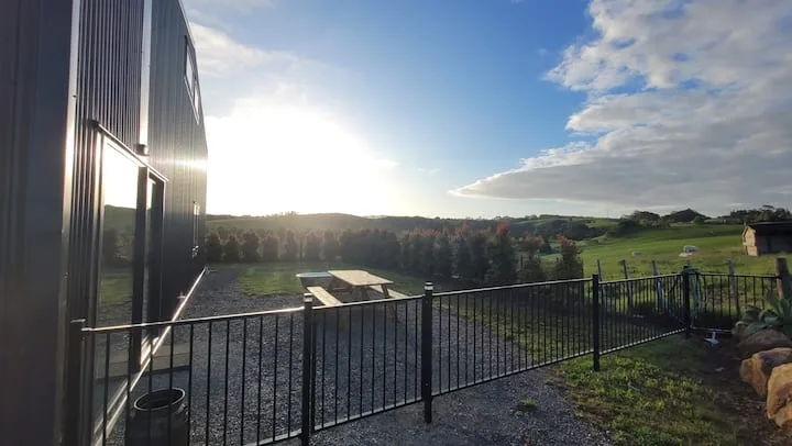 Te Pā Harakeke (Flax Grove Retreat)