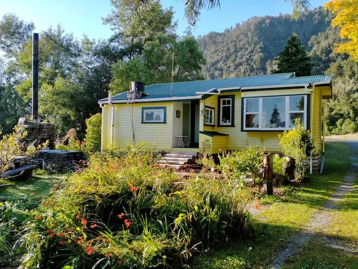 Teapot Cottage - a step back in time