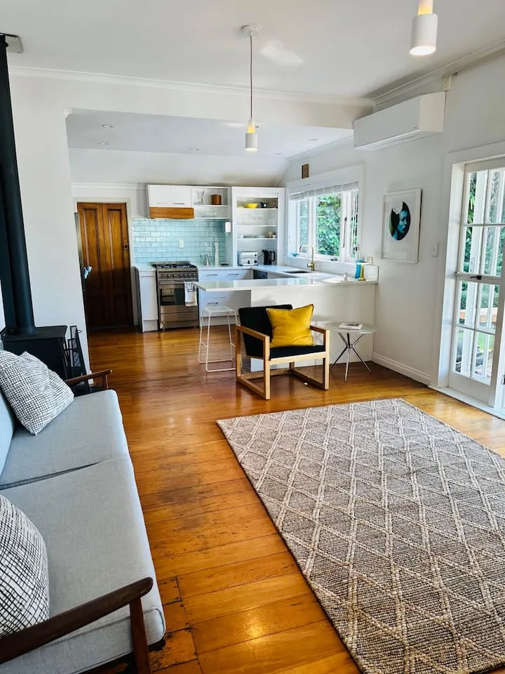 The Artist's Retreat - Napier Hill