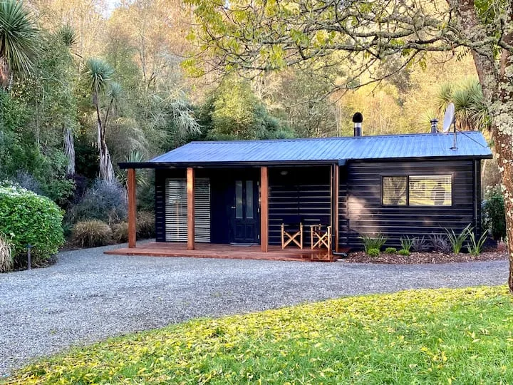The Cottage at Strathowen