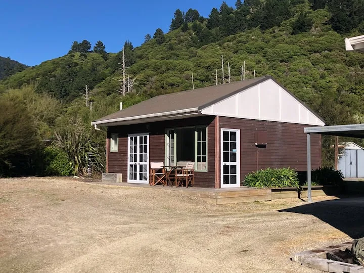 The Cottage in Waikawa