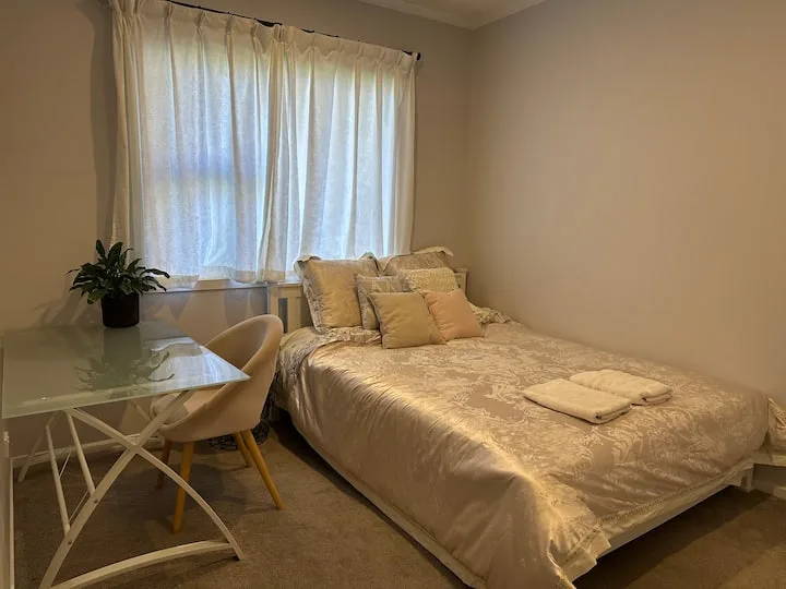 The Cozy Ensuite Nook