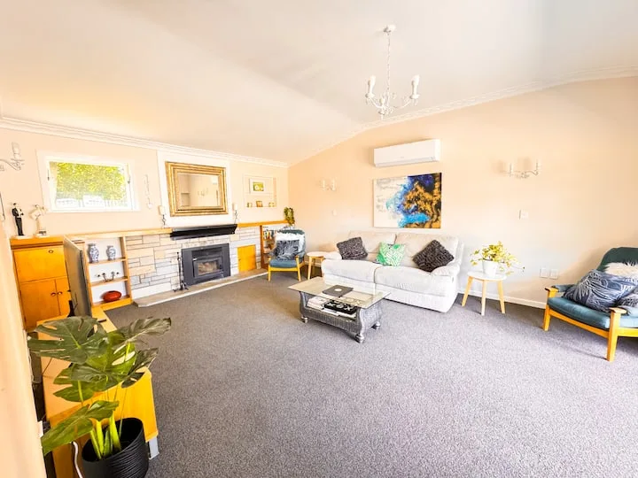 The Esplanade * 3 bedroom house