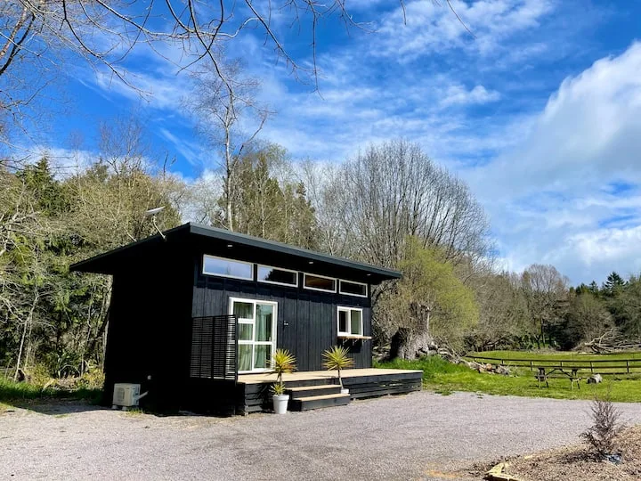The Hayshed Taupō
-10 min from town centre