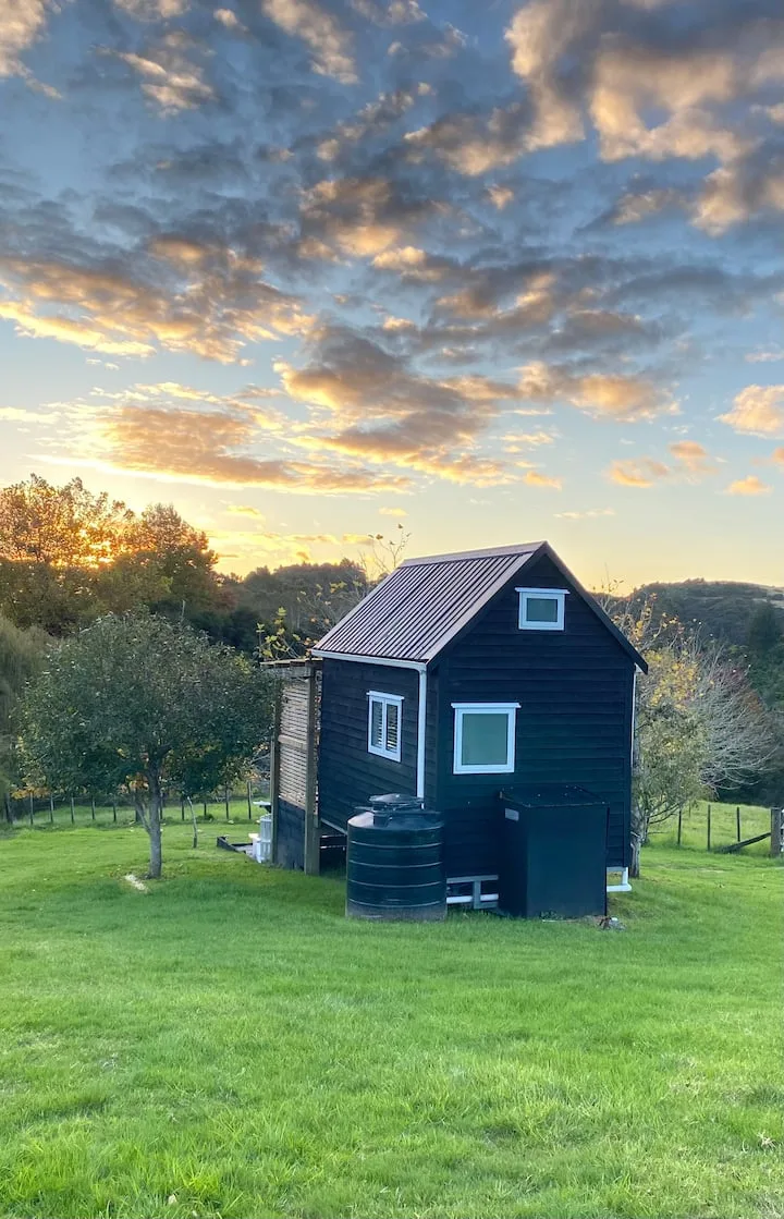 The Little Country Getaway in Whitford