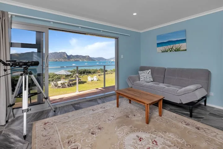 The Lookout Waterfront Apartment at Harbour Lights