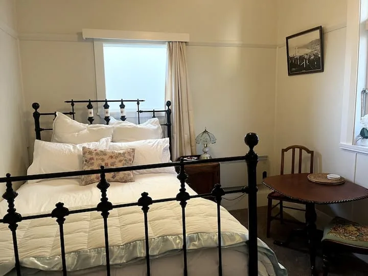 The Old Manse Maids Quarters