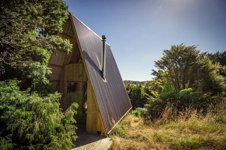 The Rimu Hut - Cosy Bush Escape