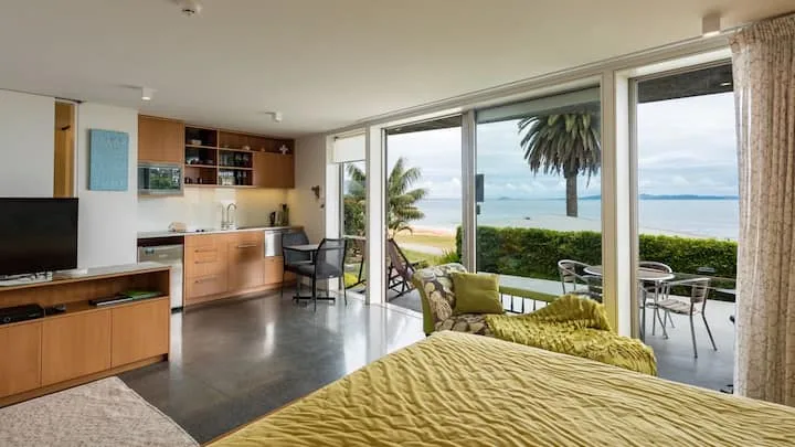 The Sunshine Suite - Honeymoon Getaway