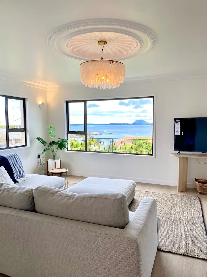 The Views - Omokoroa