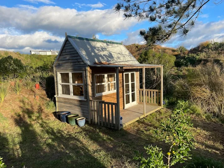 Tiny beach holiday house with cosy mezzanine