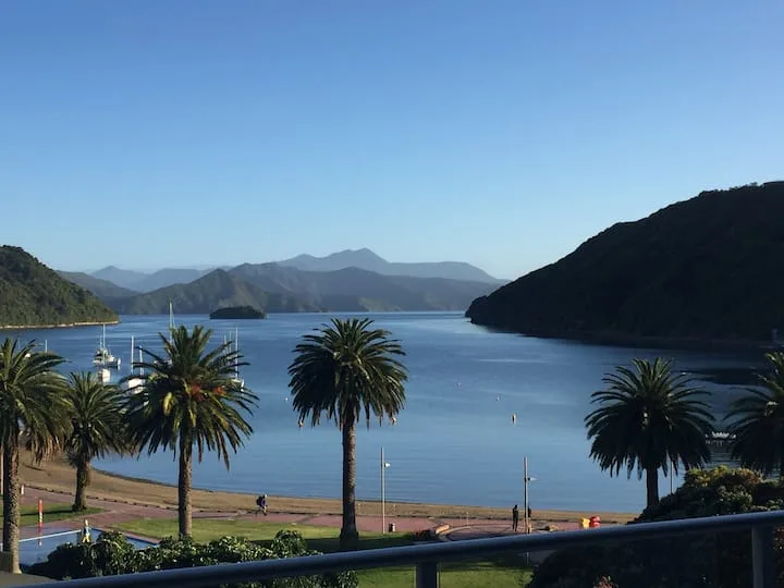 Top floor - spectacular views!