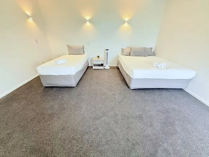 Unit 10,  Fenton Summer Lodge