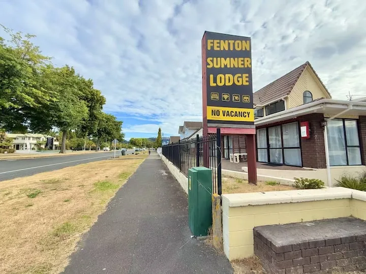 Unit 9, Fenton Sumner Lodge