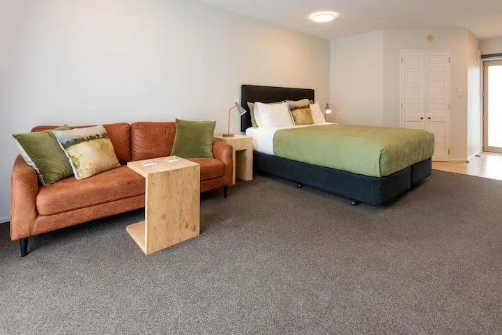 Upstairs Spa Studio - Adults Only
