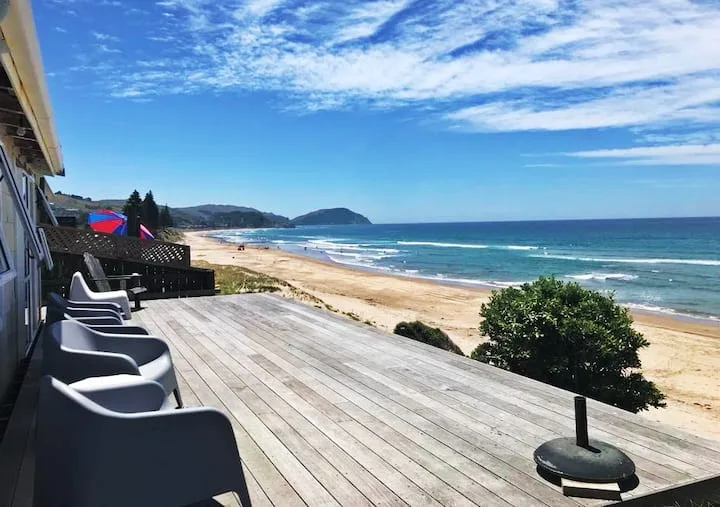 Wainui Beachfront - True Kiwi Bach - Gisborne