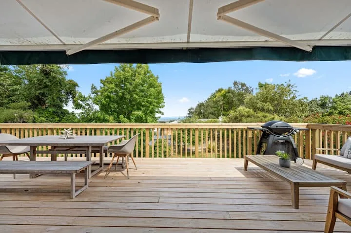 Waitahanui Lake House - Lake Taupo Holiday Home