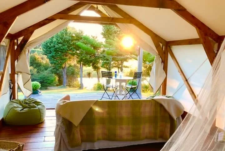 Waterfront Glamping - secluded, romantic luxury
