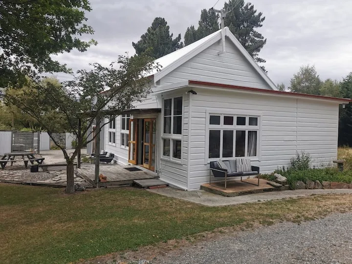 Wedderburn School Lodge