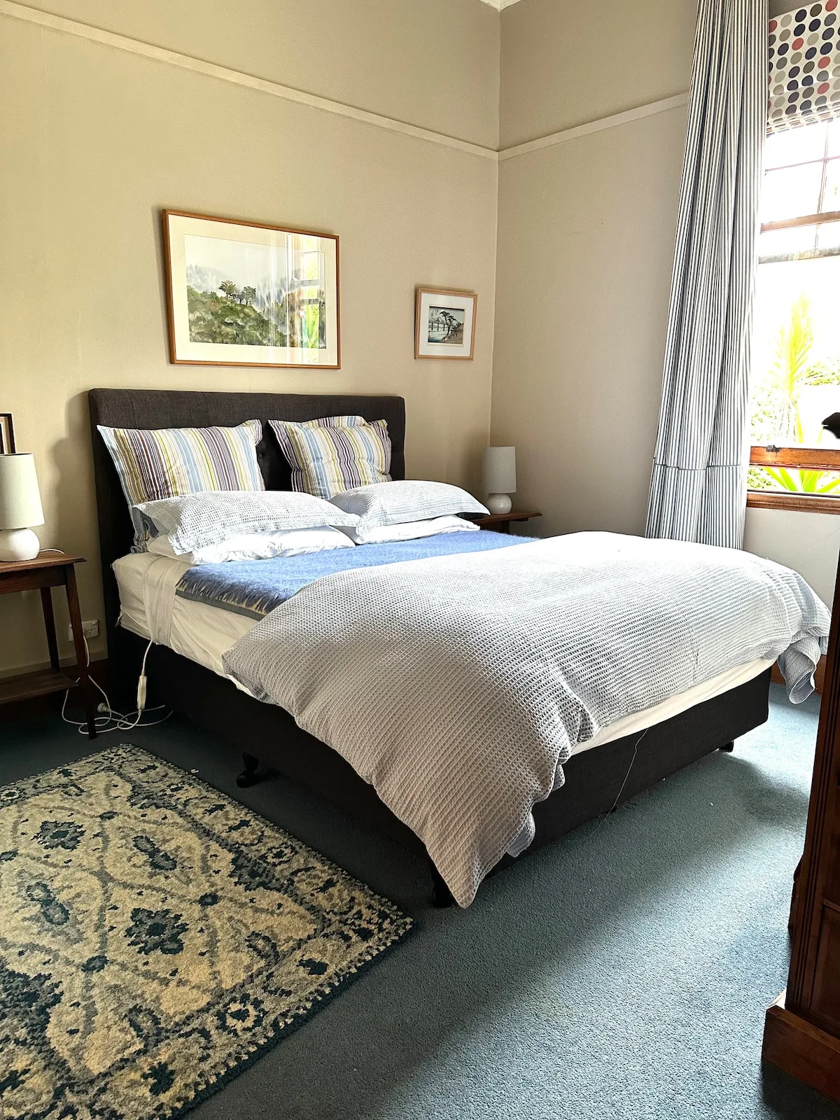 Welcoming guesthouse in Sunny Ōtaki with Queen bed