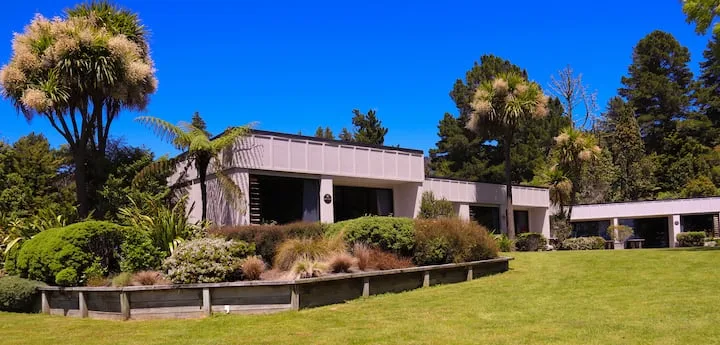 Wharewaka - Unit 6 (Wheelchair friendly)